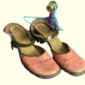 Vic Matie Pink Textured Mules with Black Strap